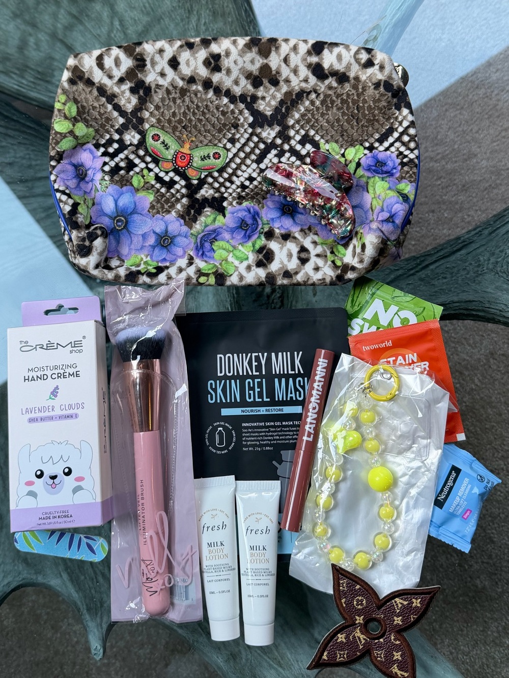Crème Shop Hand Cream Brush Mask Fashion Accessories Snake-Print Cosmetic Pouch